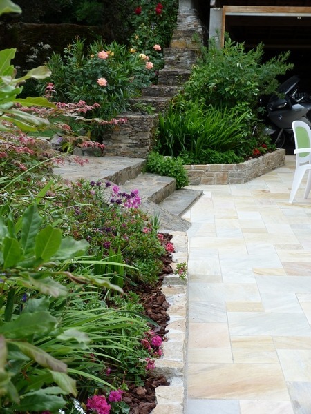 terrasse en pierres naturelles
